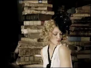 Madonna, Mysz, Piosenkarka, Książki