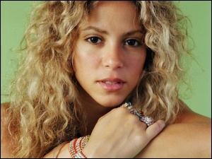 Shakira, Wosy, Blondynka, Krcone