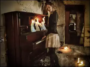 Kobieta, Ogień, Pianino, Nuty