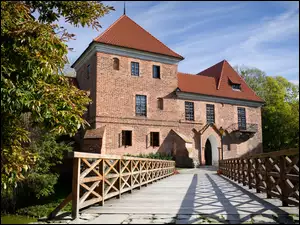 Wieś Oporów, Polska, Most, Zamek w Oporowie, Drzewa, Poręcze, Muzeum wnętrz dworskich