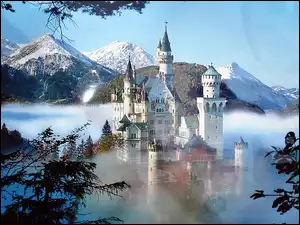 Neuschwanstein, Góry, Drzewa, Mgła, Zamek