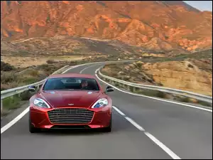 Aston Martin, Droga, Góry