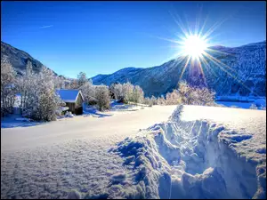 Góry, Promienie Słońca, Zima, Dom, Śnieg, Las
