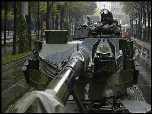 Czołgi, AMX 13 90, Żołnierze, Ulica