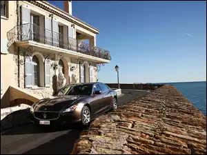 Morze, Maserati Quattroporte 31, Dom