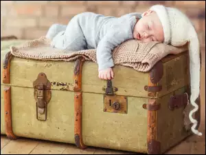 Kufer, Dziecko, Śpiące