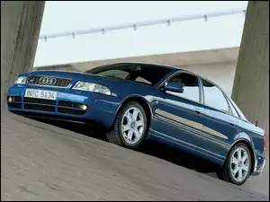 Audi A4, B5