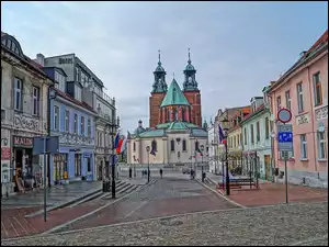 Kamienice, Gniezno, Katedra