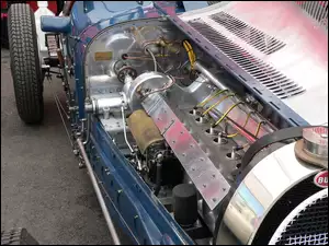 Bugatti, silnik