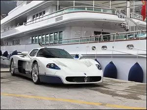 Statek, Maserati, MC12