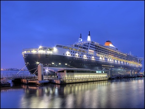 Queen Mary 2, Port