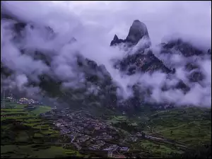 Chiny, Góry, Miasteczko, Chmury, Tybet