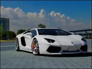 Lamborghini Aventador, Samochód