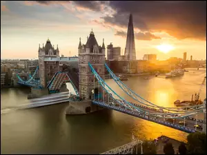 Statki, Słońca, Rzeka, Tower Bridge, Most, Wschód