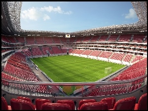 Brazylijski stadion piłkarski w Recife z Areną Pernambuco