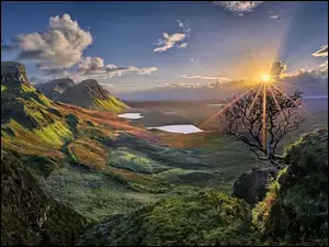 Wzgórza, Zachód słońca, Szkocja, Drzewo, Dolina, Quiraing