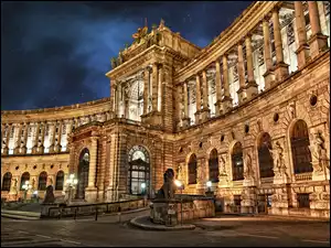 Imperial Palace Hofburg nocą