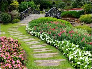 Ogród, Mostek, Ścieżka, Kwiaty