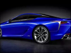 Niebieski Lexus LC500h na prezentacji