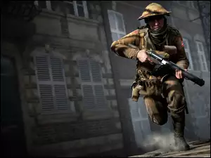 Żołnierz z karabinem podczas akcji w grze komputerowej Battlefield