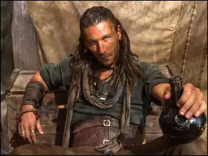Amerykański aktor Zach McGowan odtwórca kapitana Vane’a w serialu Piraci