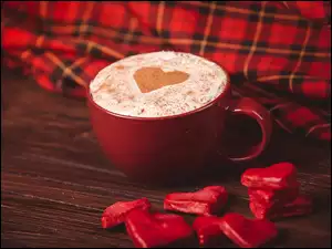 Kratka szkocka serduszka kawa Cappucino z sercem