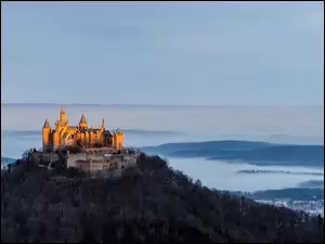 Badenia-Wirtembergia, Zamek Hohenzollern, Góra Hohenzollern, Mgła, Niemcy, Las
