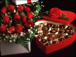 Bombonierka w ksztaucie serduszka, Walentynki, Róże