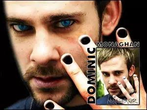 czarne paznokcie, Dominic Monaghan, niebieski oczy