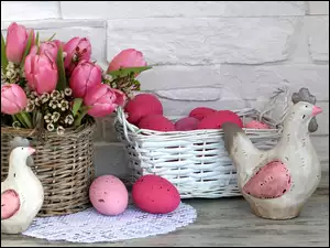 Wielkanocna prezentacja z tulipanami
