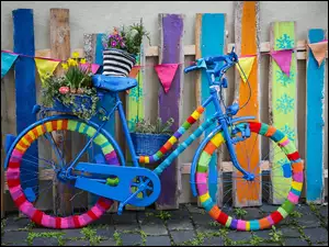 Rower udekorowany na kolorowo