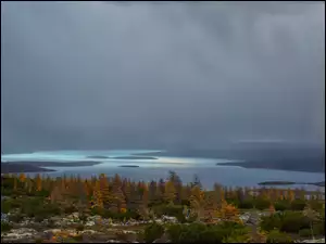 Chmury na Jeziorem Jack London w Rosji