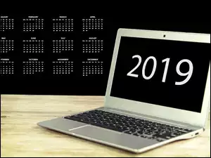 Laptop z graficznym kalendarzem 2019