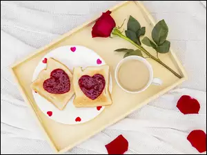 Walentynkowe śniadanie z różą