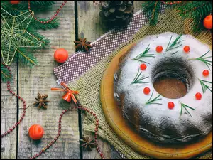Ciasto z ozdobami świątecznymi