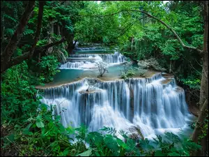 Wodospad Erawan w Parku Narodowym Erawan w Tajlandii