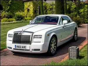 Rolls-Royce Phantom przodem