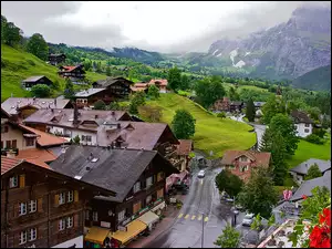 Szwajcarskie miasto w górach
