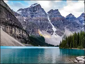 Las, Góry, Jezioro Moraine, Kanada, Świerki, Park Narodowy Banff