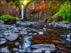 Wodospad Abiqua Falls w amerykańskim stanie Oregon