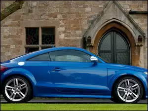 Niebieskie Audi TT RS