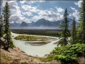 Park Narodowy Jasper, Góry, Chmury, Kanada, Drzewa, Las, Rzeka Athabaska