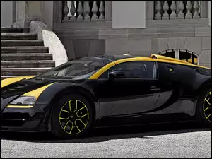 Czarny Bugatti Veyron z żółtymi akcentami