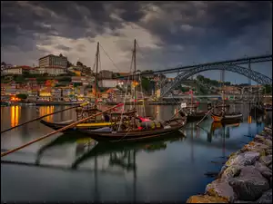 Porto, Portugalia, Łodzie, Domy, Rzeka Duero, Most Ponte Dom Luís I