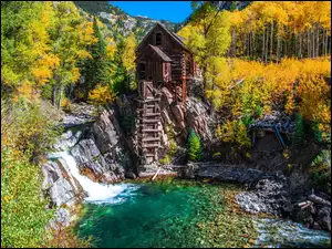 Rzeka Crystal River, Jesień, Stany Zjednoczone, Młyn Crystal Mill, Kolorado, Drzewa, Skały