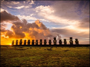 Wyspa Wielkanocna, Chile, Chmury, Słońca, Posągi, Zachód