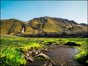 Górska rzeka w Islandii