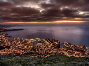 Monako i domy nad Morzem Śródziemnym