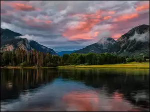 Hrabstwo Summit, Jezioro, Lasy, Kolorado, Lake Dillon, Wschód słońca, Stany Zjednoczone, Góry