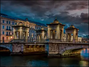 Most nad rzeką Newą w Sankt Petersburgu